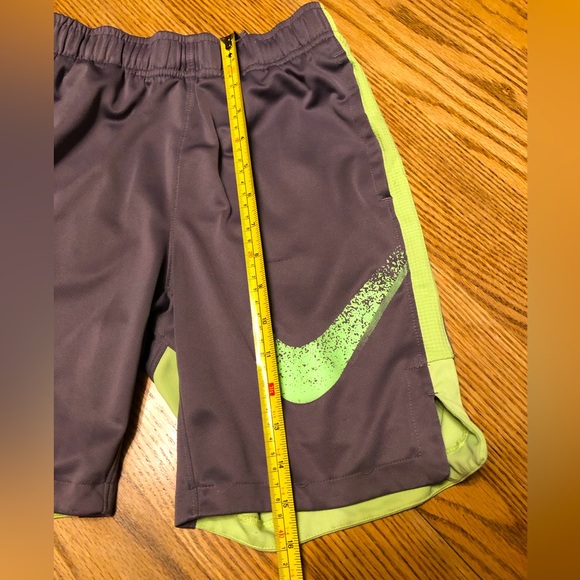 Nike Boy’s Dri-Fit Basketball Shorts, Gray and Green - Size Youth Medium - Picture 8 of 9
